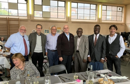 Les Membres du RCAVT accompagné du Bourgmestre d'Amay, Jean-Michel JAVAUX, Membre d'honneur du club, ainsi que des représentants de l'Ambassade du Bénin.